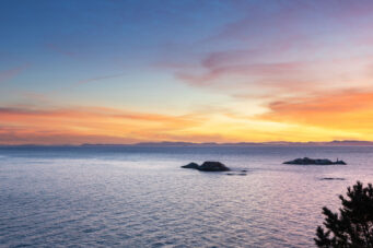 270 DEGREE WATERFRONT VIEWS WITH PRIVATE DOCK - 5310 Seaside Place, West Vancouver